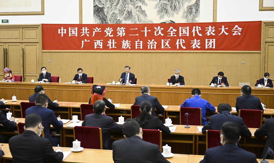 10月17日,习近平同志参加党的二十大广西代表团讨论。