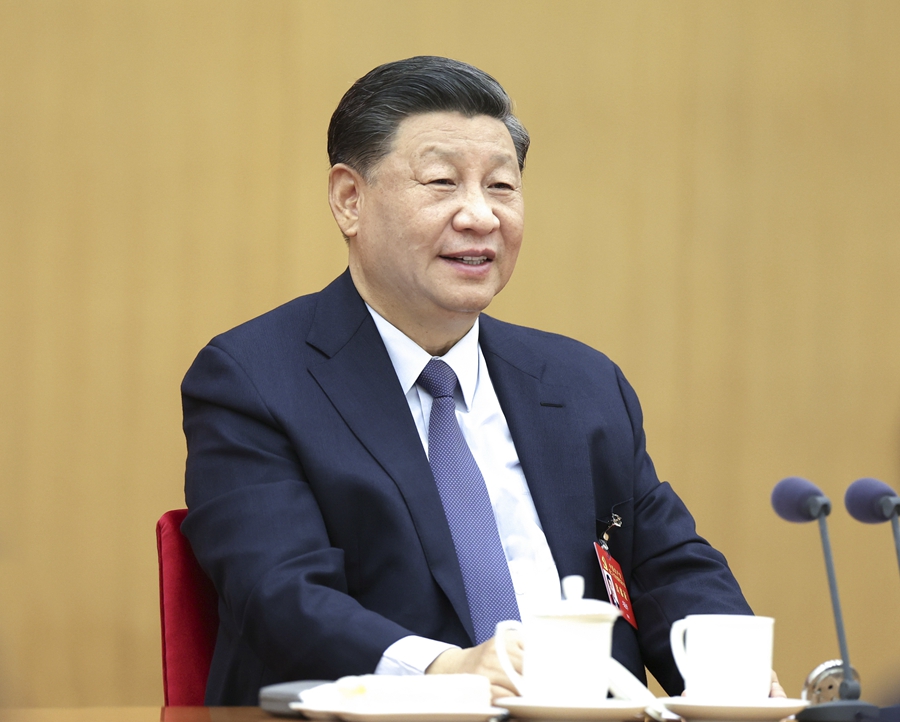 10月17日,习近平同志参加党的二十大广西代表团讨论。
