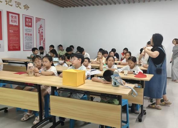【暑期“三下乡”】“七彩假期·童心护航 【暑期“三下乡”】“七彩假期·童心护航